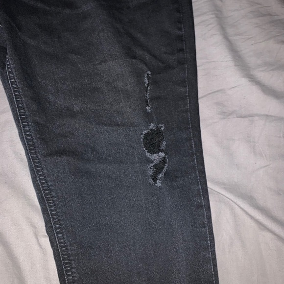 Old Navy black ripped “boyfriend slimy” jeans - Picture 7 of 11